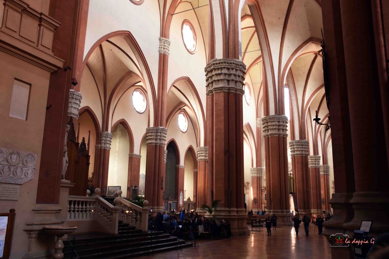 BOLOGNA PASSOPASSO San Petronio E La Meridiana